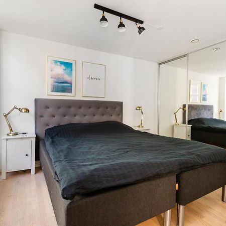 Appartement 200 M Fra Rutebilstation - Privat Terrasse, Grill à Århus Extérieur photo