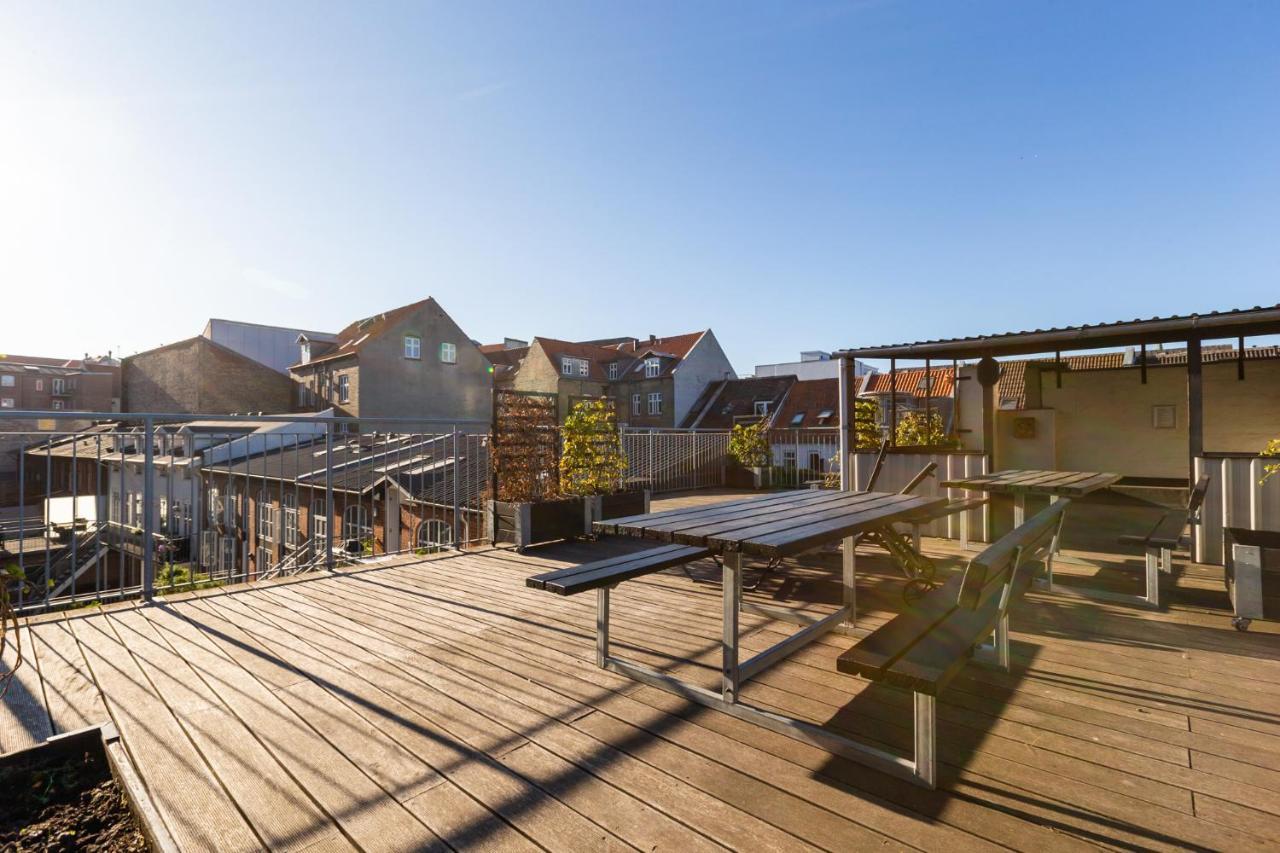 Appartement 200 M Fra Rutebilstation - Privat Terrasse, Grill à Århus Extérieur photo